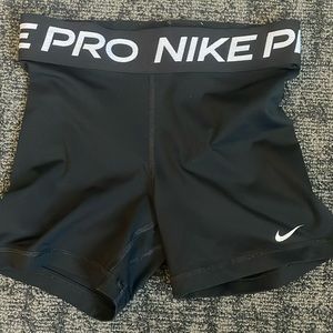 Nike Pros size S